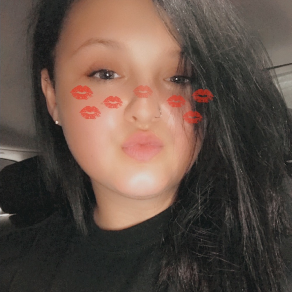 Meet your Posher, Caitlin